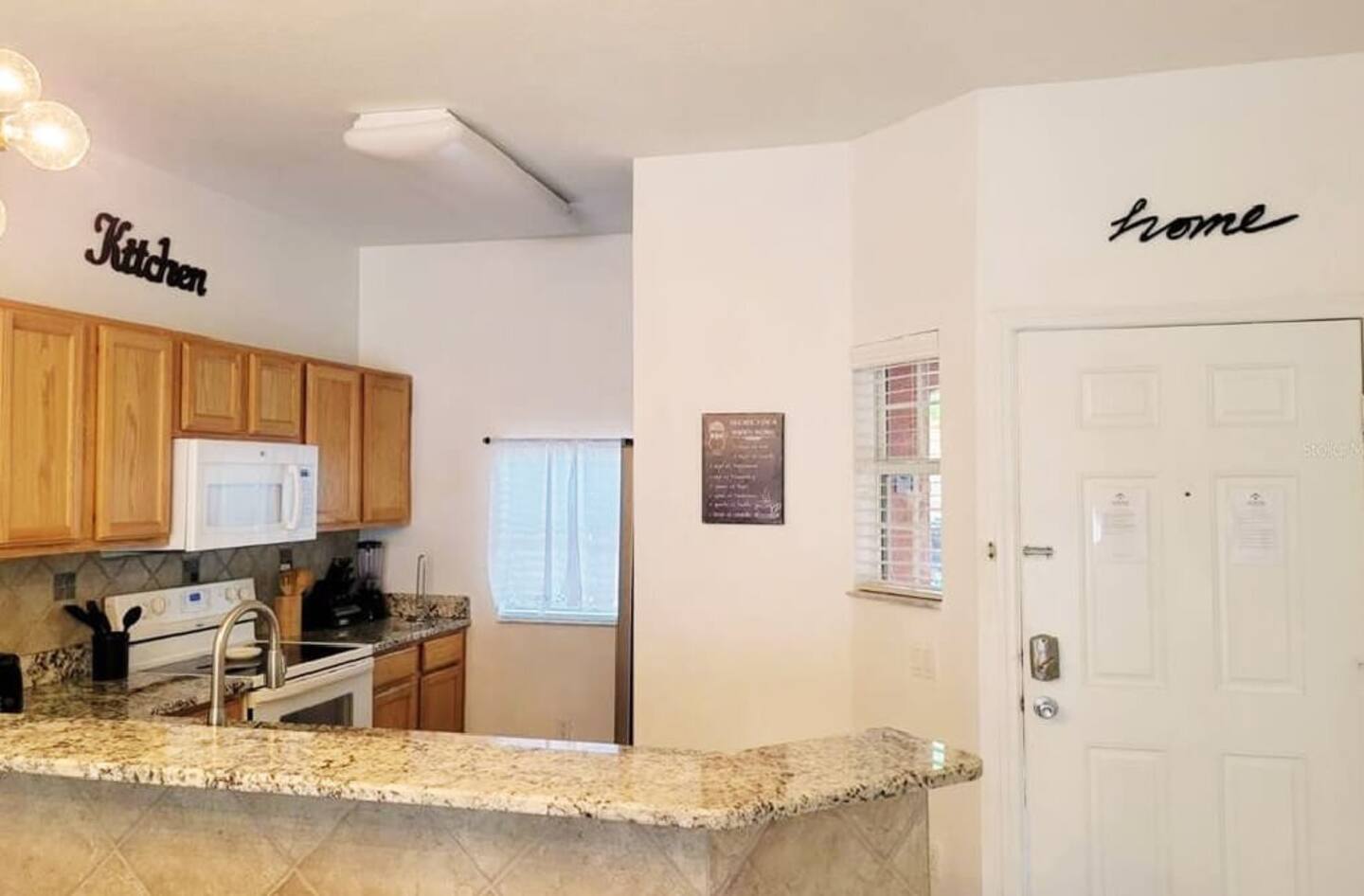 Fully-equipped kitchen for all the culinary needs.