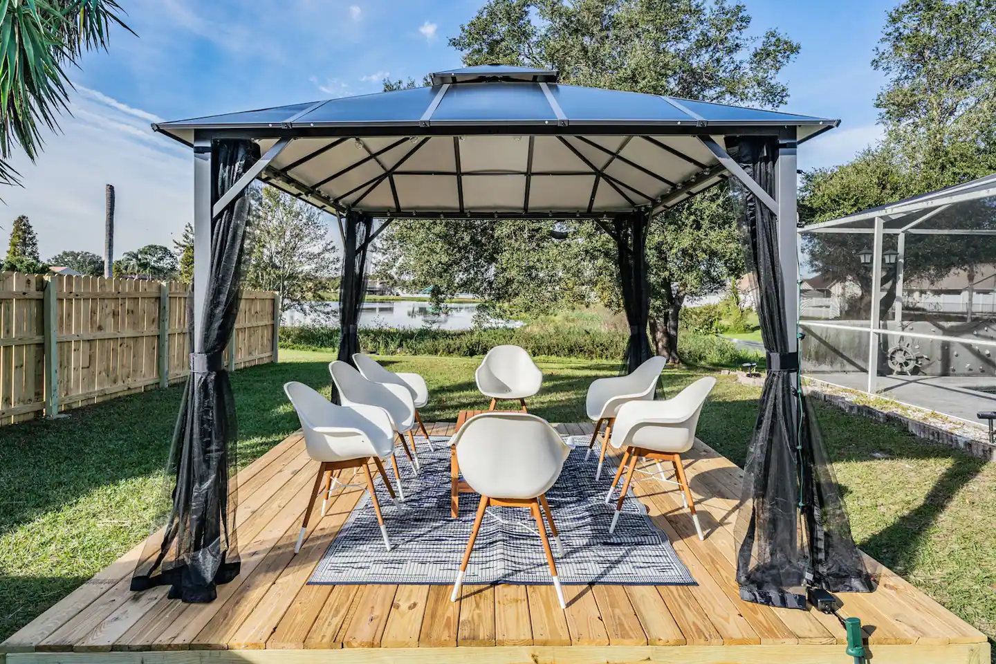 Have a great time with your family in this gazebo.