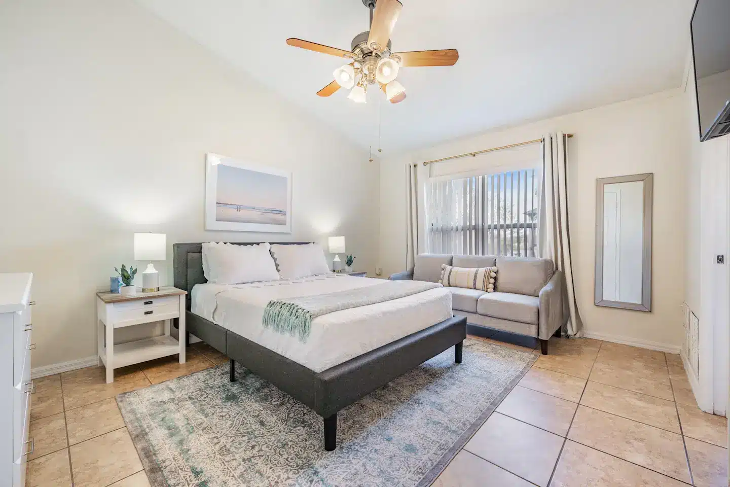 Queen-Master Bedroom
