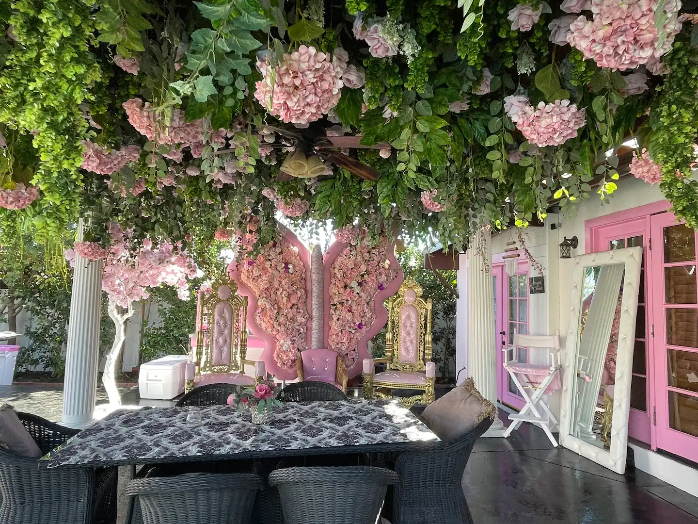 Enjoy your breakfast lunch and dinner in this beautiful garden!