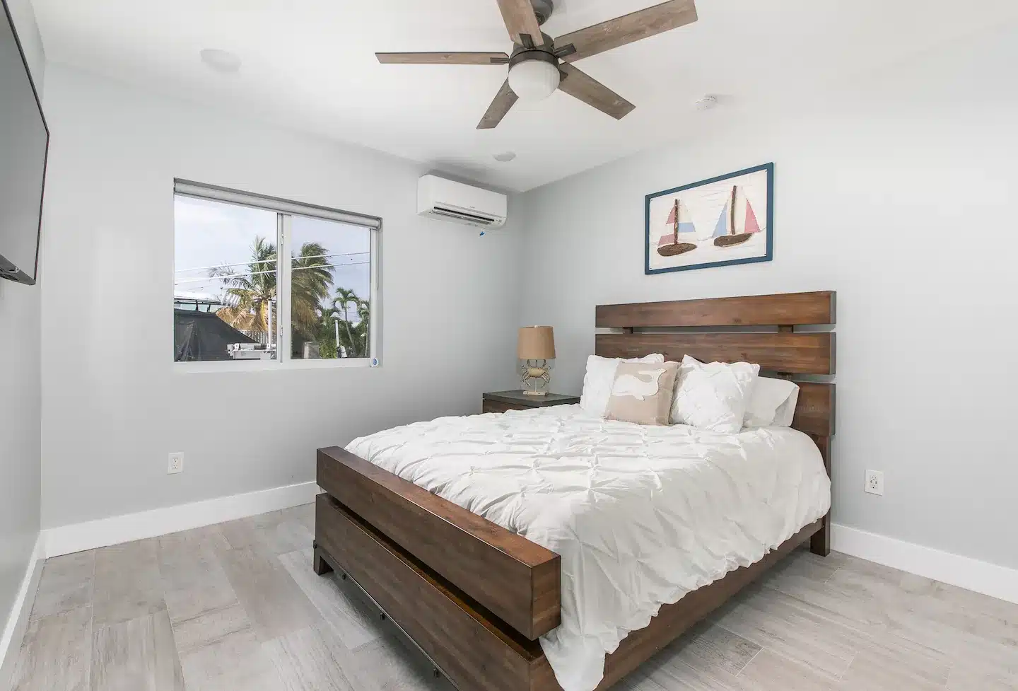 There is a King sized bed in the Master Suite with its own Bathroom